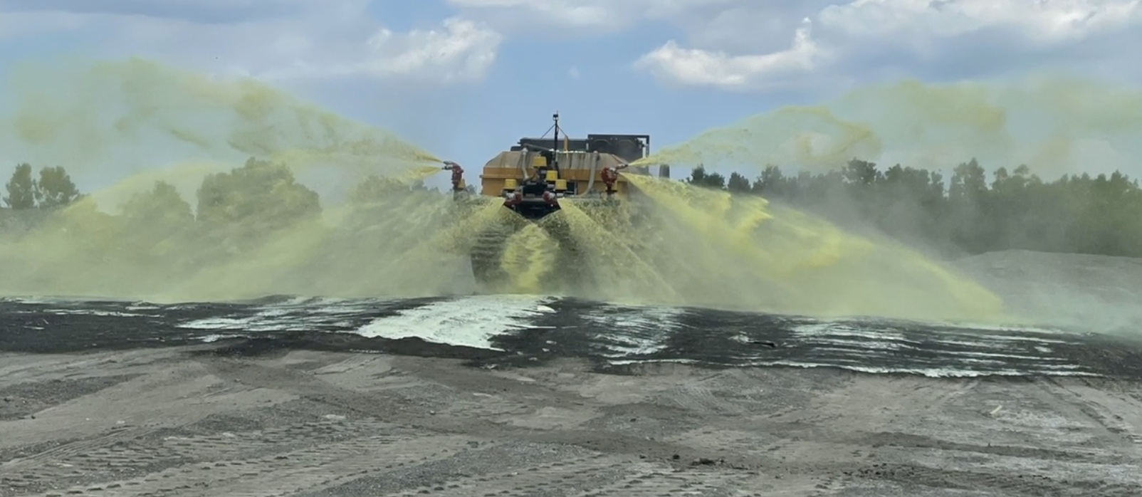 Rear spray arrangement in operation.